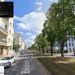 https://studio-100.praguehotelsweb.com