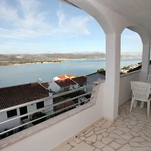https://apartments-maja-trogir-21220.splithotels.org